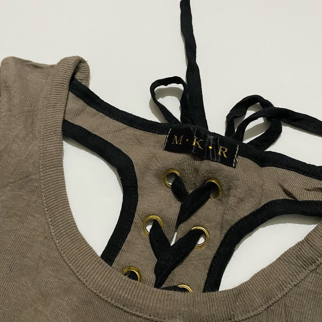 m.k.r fitted top