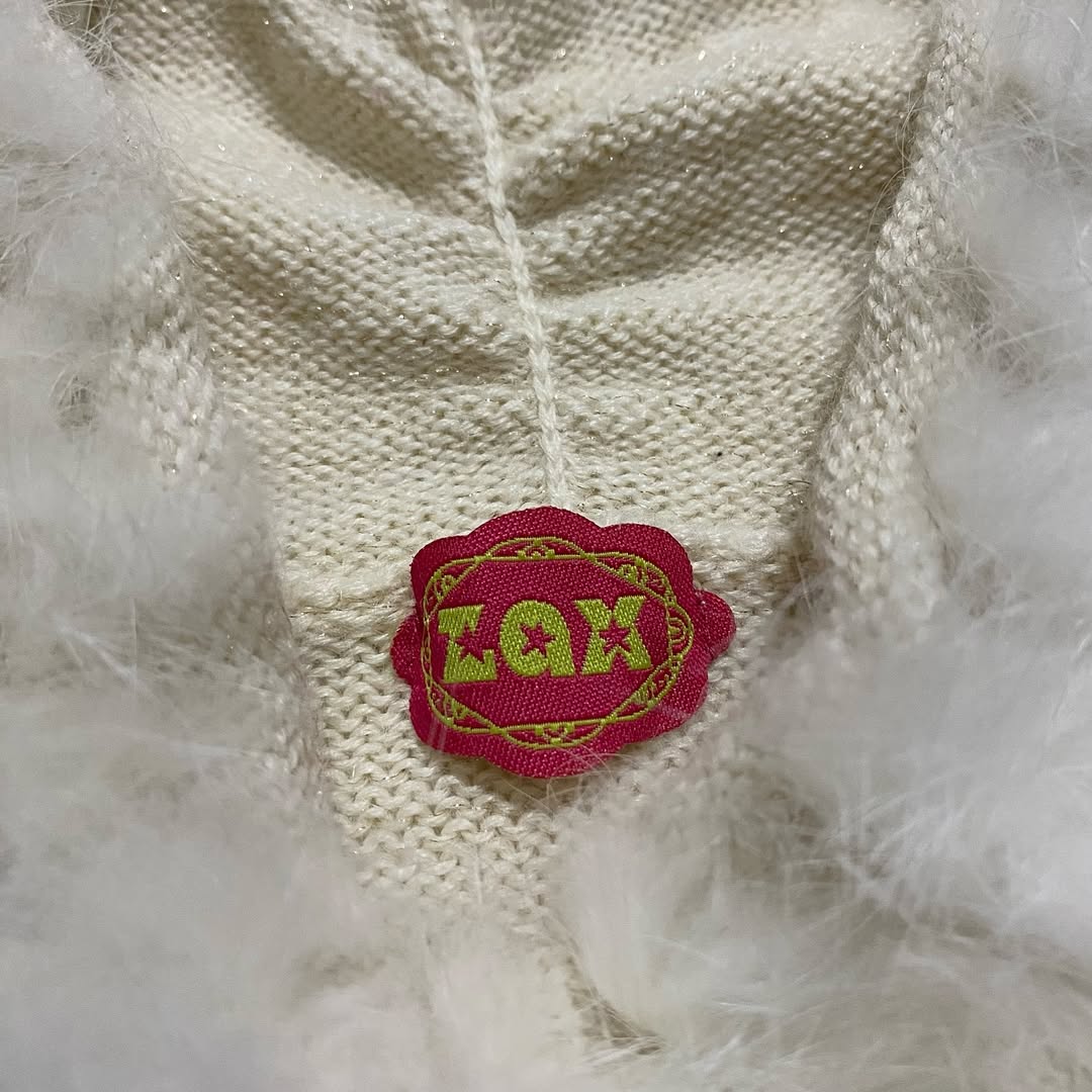 zax sweater